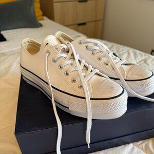 Converse Women's Chuck Taylor All Star Lift Leather Platform Sneakers